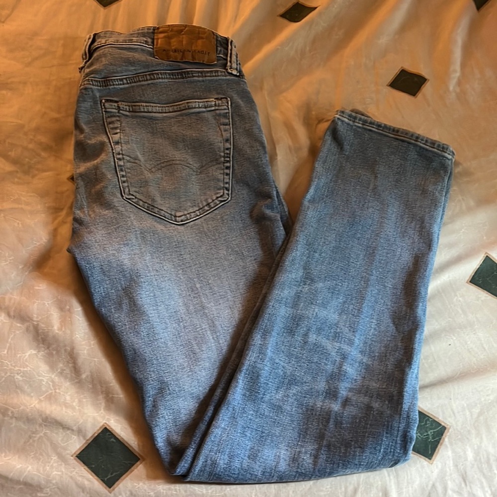 American eagle slim fit 28x32 pair of jeans